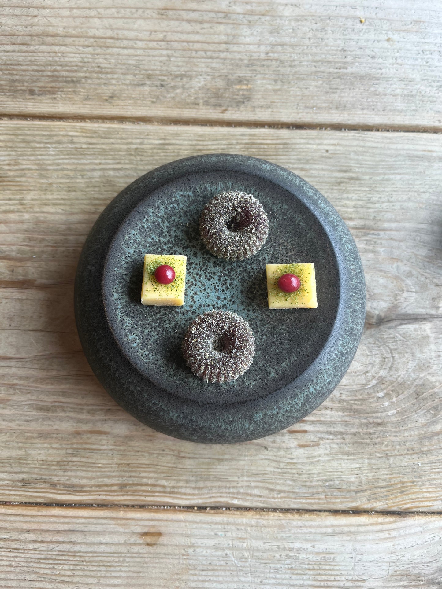 Collection 1 Lava Elevated Plate 15 CM